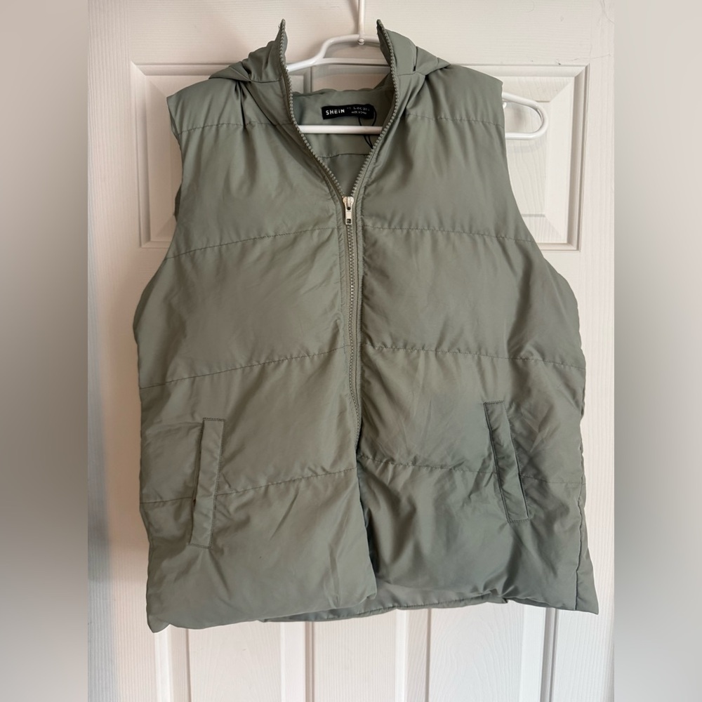 SHEIN Olive Green Puffer Vest